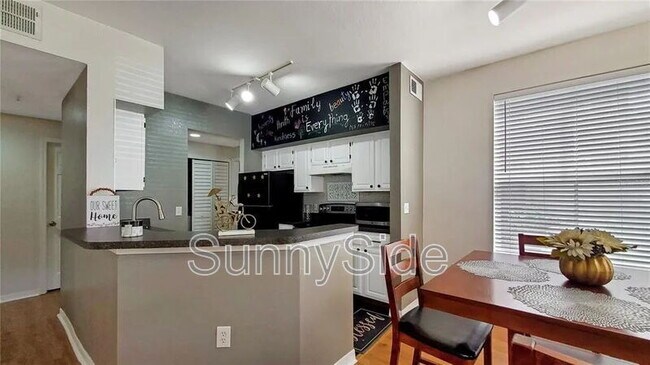 Building Photo - 6021 Westgate Dr