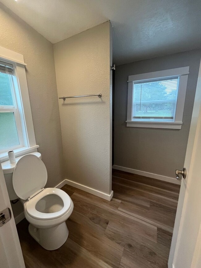 Building Photo - 1625 River Loop 1