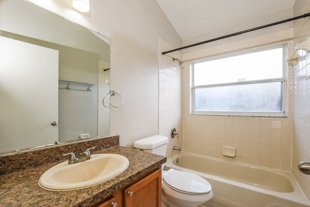 Building Photo - 593 Brightview Dr