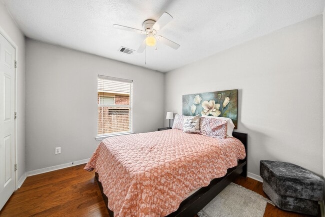 Building Photo - 3414 Oaklawn Pl Dr