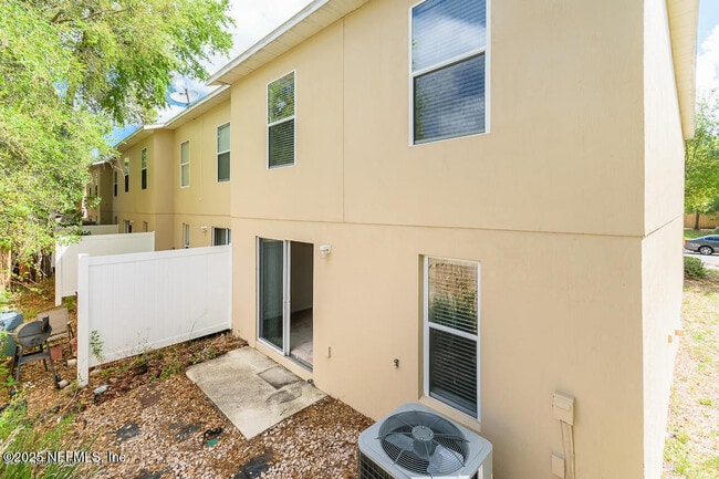 Building Photo - 10550 Autumn Trace Rd