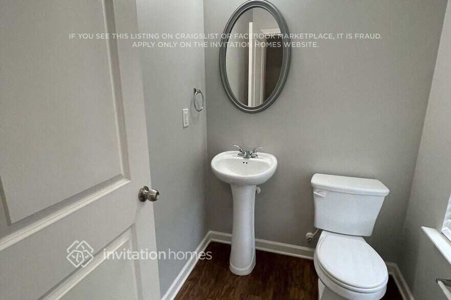Building Photo - 4121 Oak Field Dr