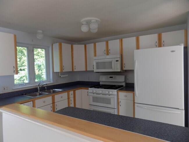 Building Photo - 53 Back River Rd