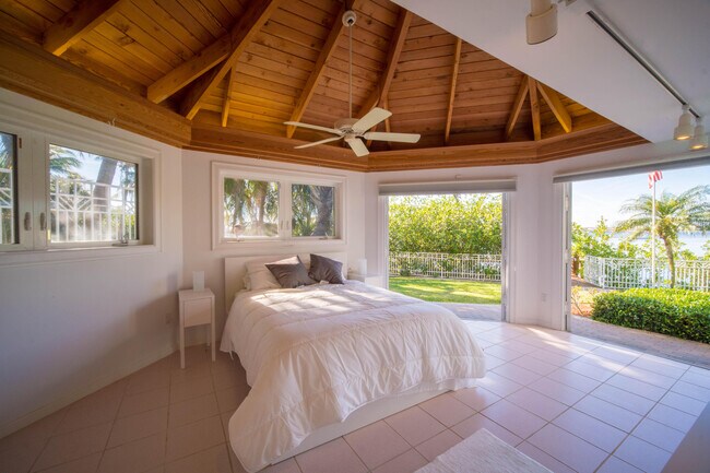 Building Photo - 4000 S Ocean Blvd