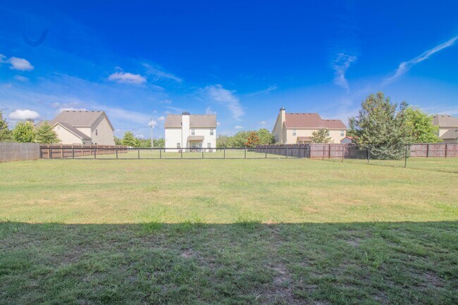Building Photo - 6 Eagle Nest Dr