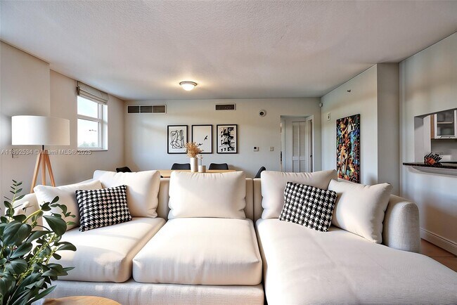 Building Photo - 31 SE 5th St