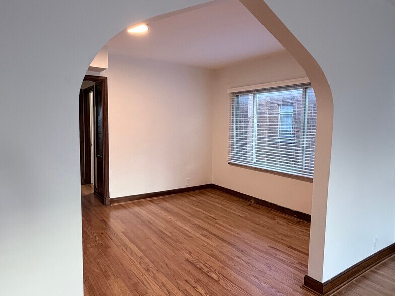 Building Photo - 1522 Northwest Blvd