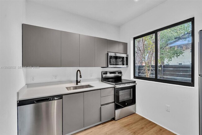 Building Photo - 753 NW 30th St