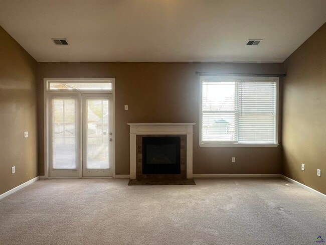 Building Photo - 312 Hearthwood Dr