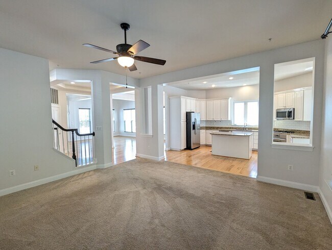 Building Photo - Impeccably maintained SFH in Clarksburg ready for you before the holidays!