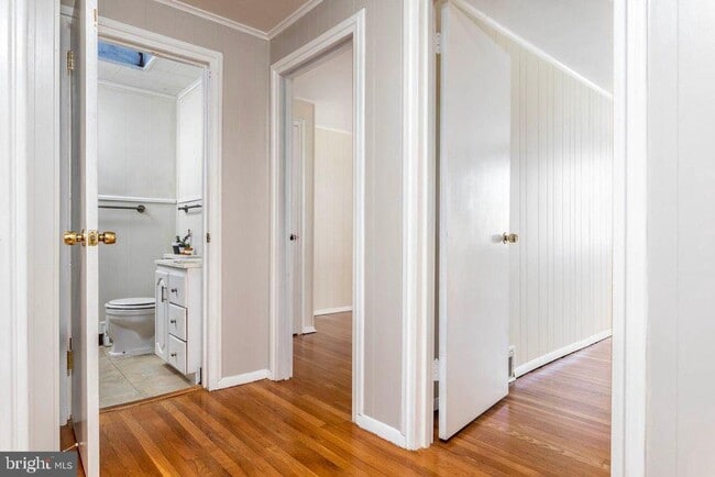 Building Photo - 355 W 12th Ave