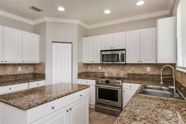 Building Photo - 14123 SW 158th Ct