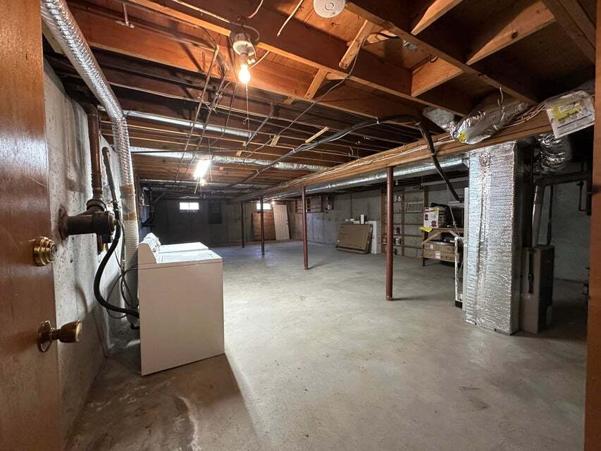 Building Photo - 45 Bernard St