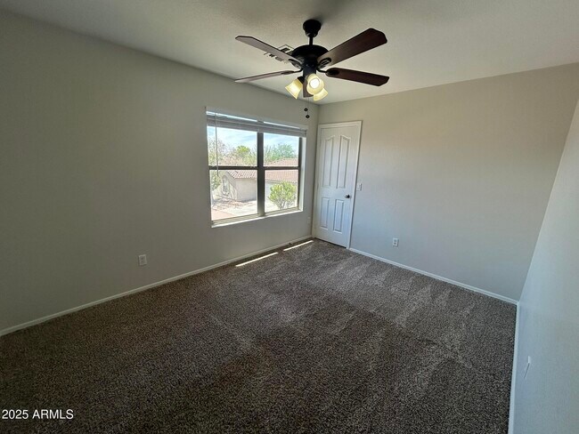 Building Photo - 2274 E Hazeltine Way