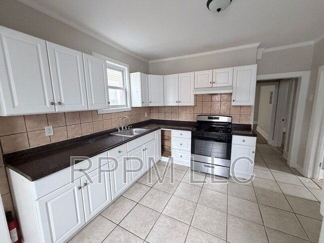 Building Photo - 106 N 16th St