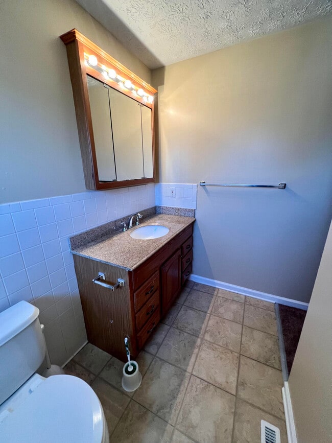 Building Photo - 3327 Wood Valley Ct