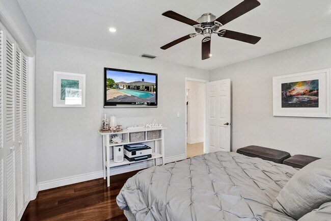 Building Photo - Boca Raton Beautifully Updated 4 Bedroom Pool Home