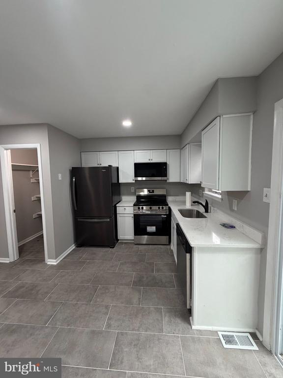 Building Photo - 639 Glynock Pl
