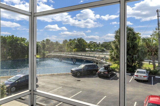 Building Photo - 2970 NE 16th Ave