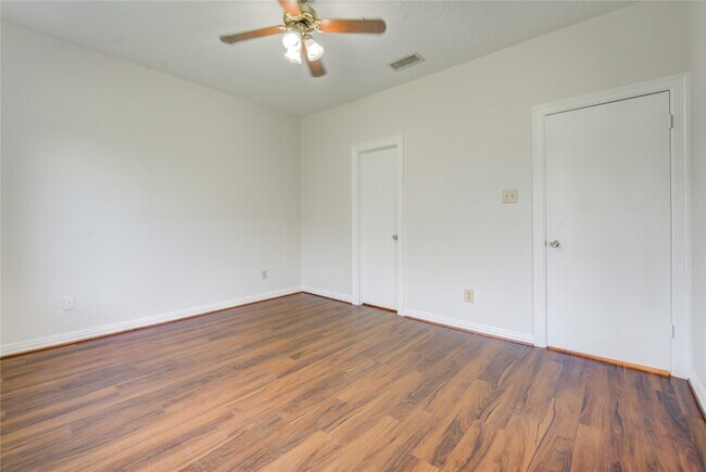 Building Photo - 308 N Ranch House Rd