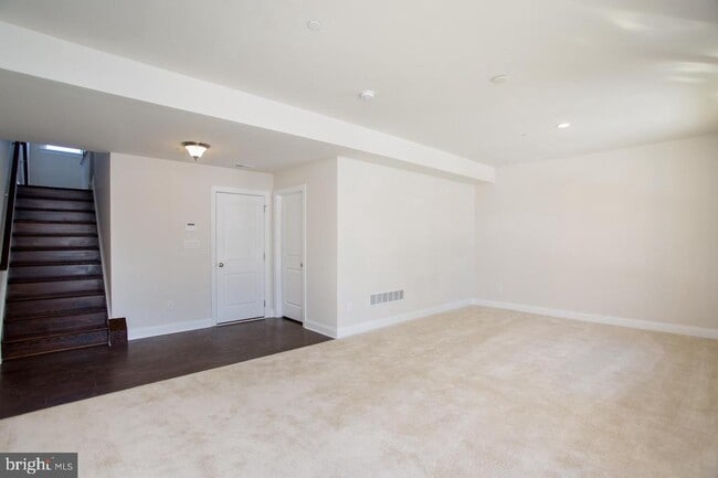 Building Photo - 65 Lila Ln