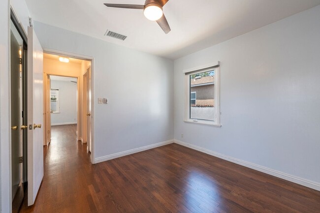 Building Photo - Beautiful Hawthorne Rental In Hollyglen!