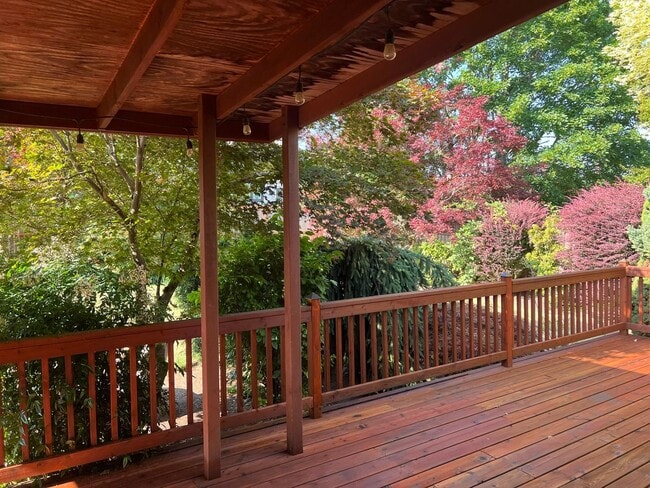 Building Photo - Hayden Bridge Four Bedroom