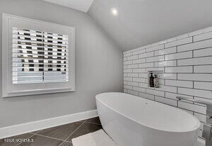 Building Photo - 111 Sanborn Ave