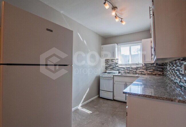 Building Photo - 767 Greenwood Ave NE