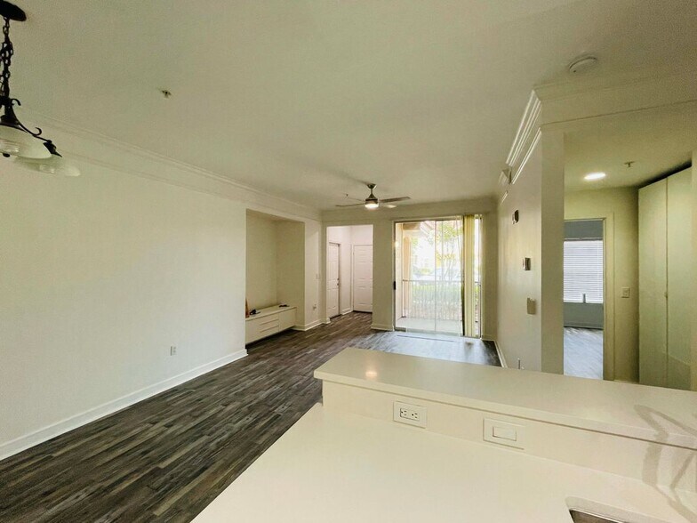Building Photo - 12012 Villanova Dr