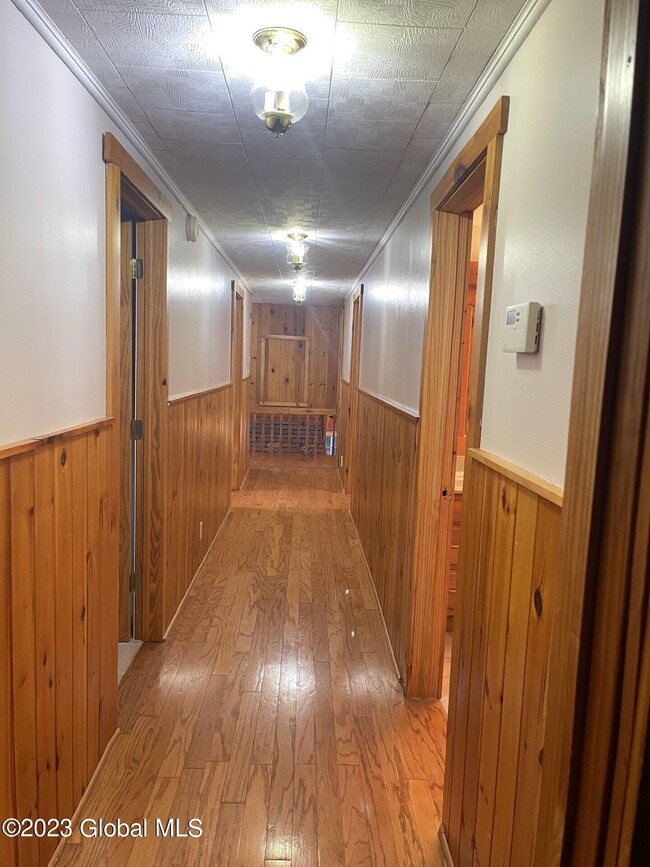 Building Photo - 20 Bear Brook Rd