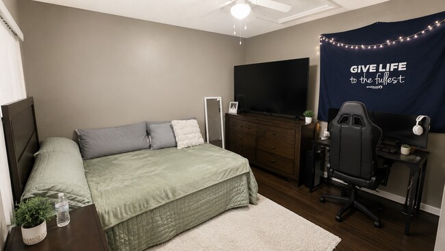 Building Photo - Beautiful 3 Bed, 2.5 Bath