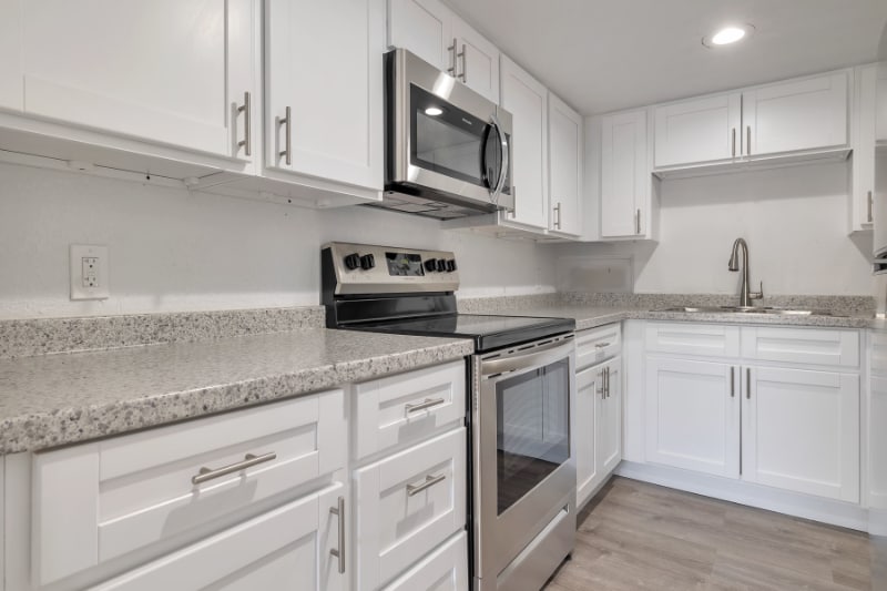 Building Photo - 1815 W Tuckey Ln