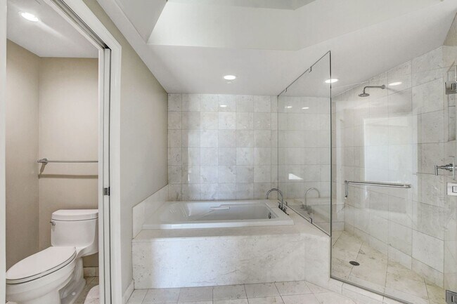 Building Photo - Turnberry Towers 4305W-Strip/City Views from this Stunning 3Bd/2.5Ba Residence