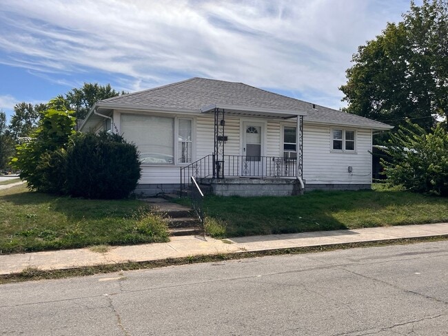 Primary Photo - For Rent: Charming Newly Renovated 2-Bedroom Home