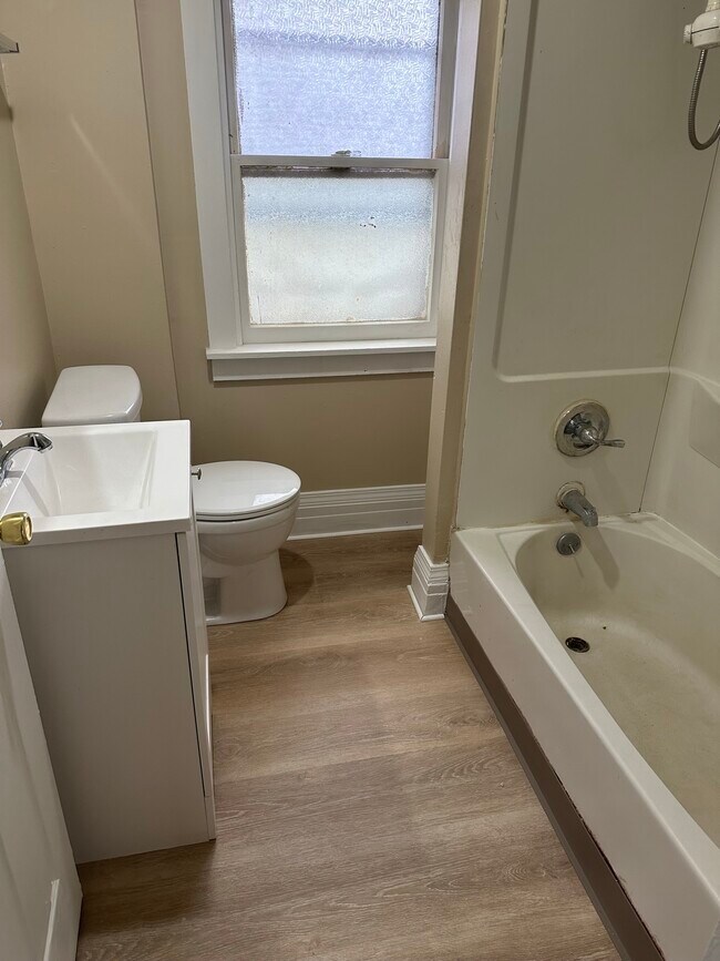 Building Photo - 297 Cedarwood Ter