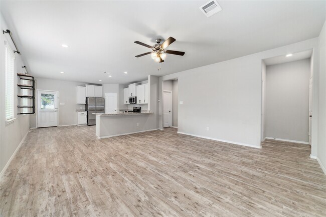Building Photo - 16451 Rosary Pea Pl