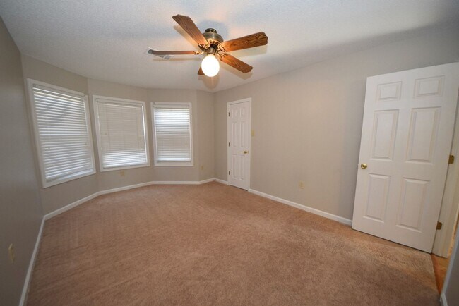 Building Photo - 6657 Millgrove Park Dr
