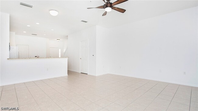 Building Photo - 880 Hampton Cir
