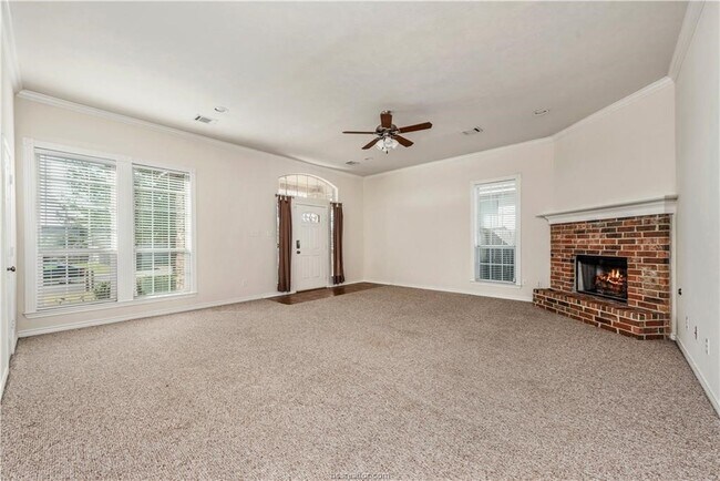 Building Photo - 4009 Reatta Ln