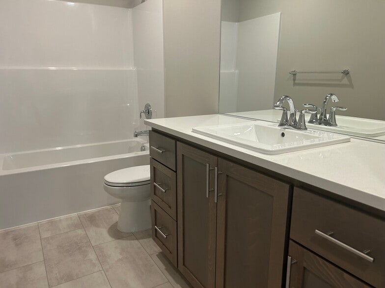 Upstairs Bathroom - 535 Withers Ct SE