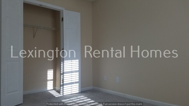 Building Photo - 142 Savannah Hills Dr