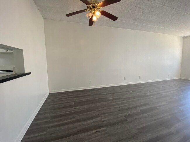 Building Photo - 4500 N Flagler Dr