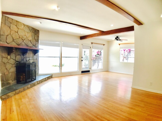 Building Photo - Prime Pocket of Studio City Across from St...
