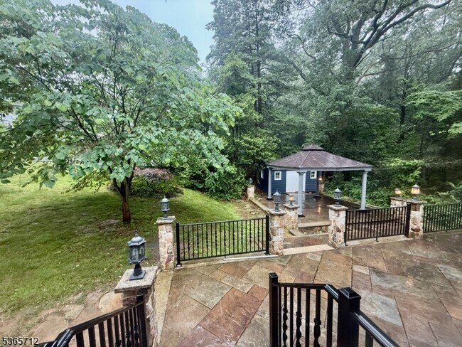 Building Photo - 53 Pine Grove Rd
