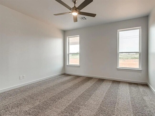 Building Photo - 4601 Olivera St