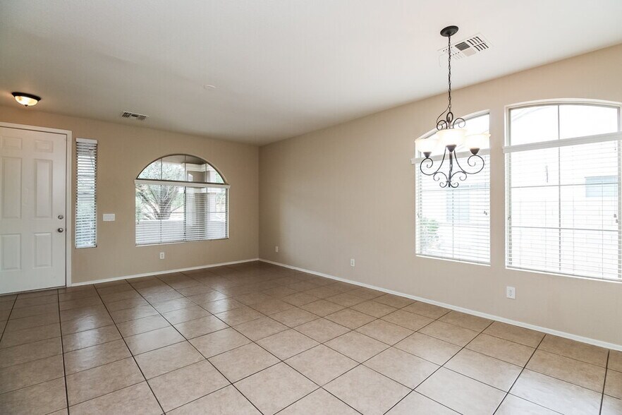 Building Photo - 6639 S 17th Ave