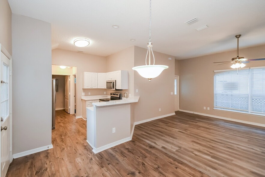 Building Photo - 3376 FL-207