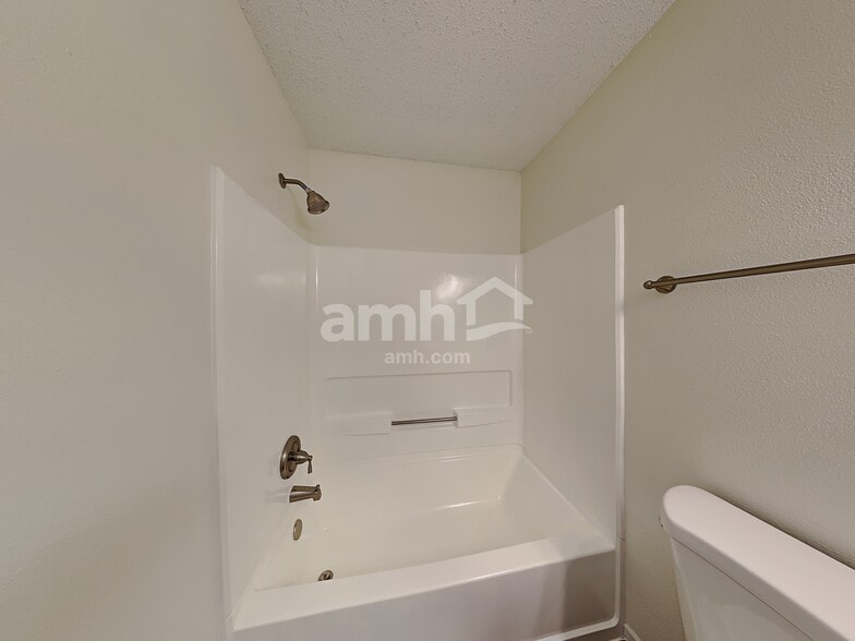 Building Photo - 10275 Holly Berry Cir