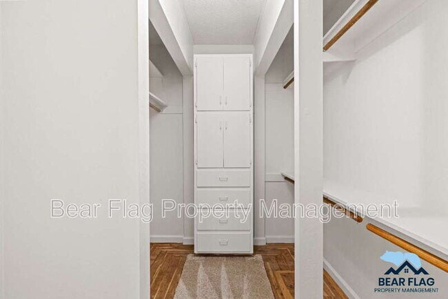 Building Photo - 7919 Ridgemont Dr